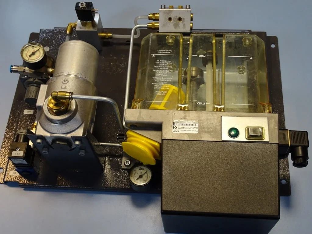 Смазочна станция SKF OLA2-1E2CBlubrication systems 2.7L 230V/50Hz — снимка 9