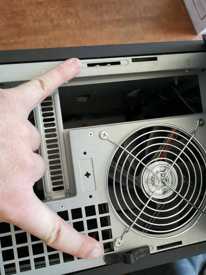 Silverstone Raven RV01-B Window Big Tower — снимка 9