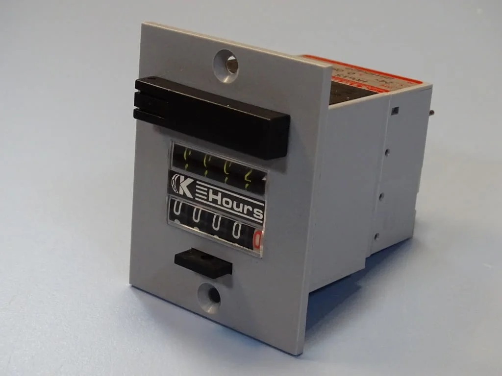 Електромеханичен брояч на време Kubler HVa 15.31 electromechanical time couter — снимка 2