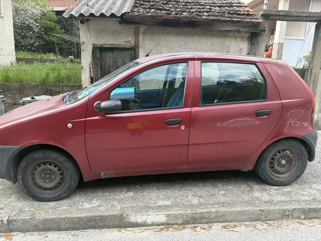 Продавам фият пунто 2000 1, 4 бензин