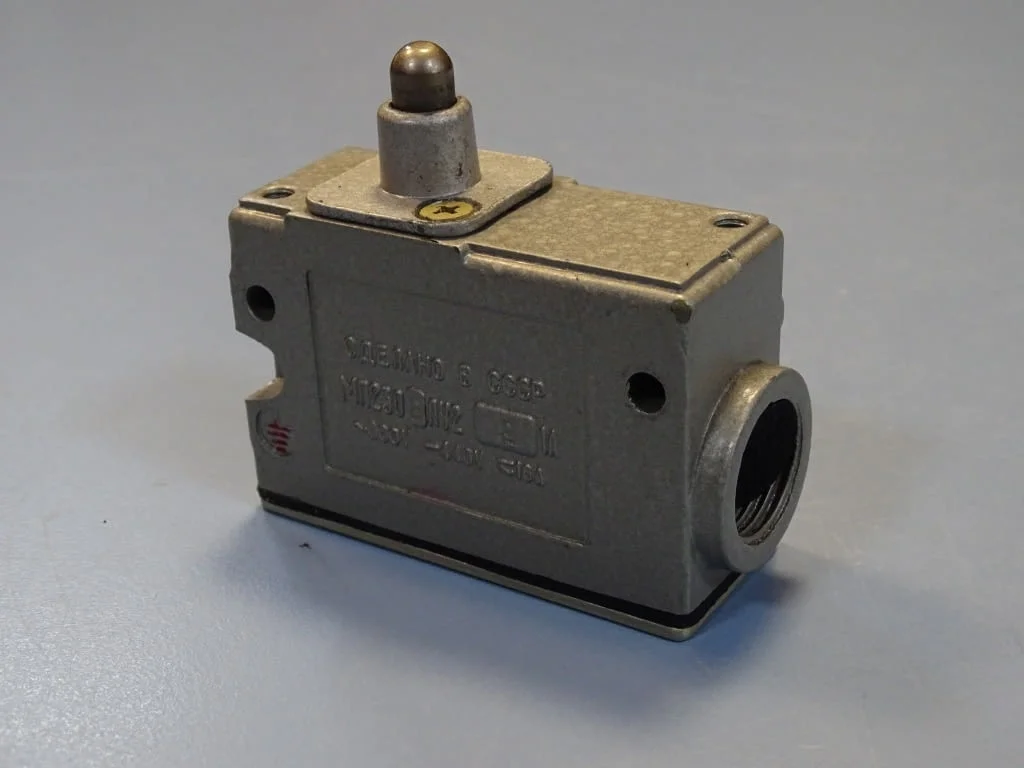 Краен изключвател МП2302ЛУ22 USSR Limit Switch 1A 660VAC/440VDC/16A — снимка 3