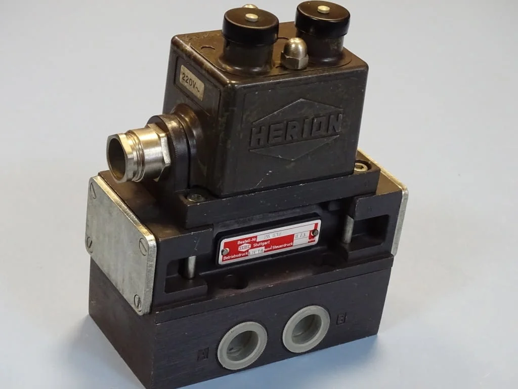 Пневматичен разпределител HERION 26512B73 Solenoid Valve 220V/50Hz G1/2 — снимка 7