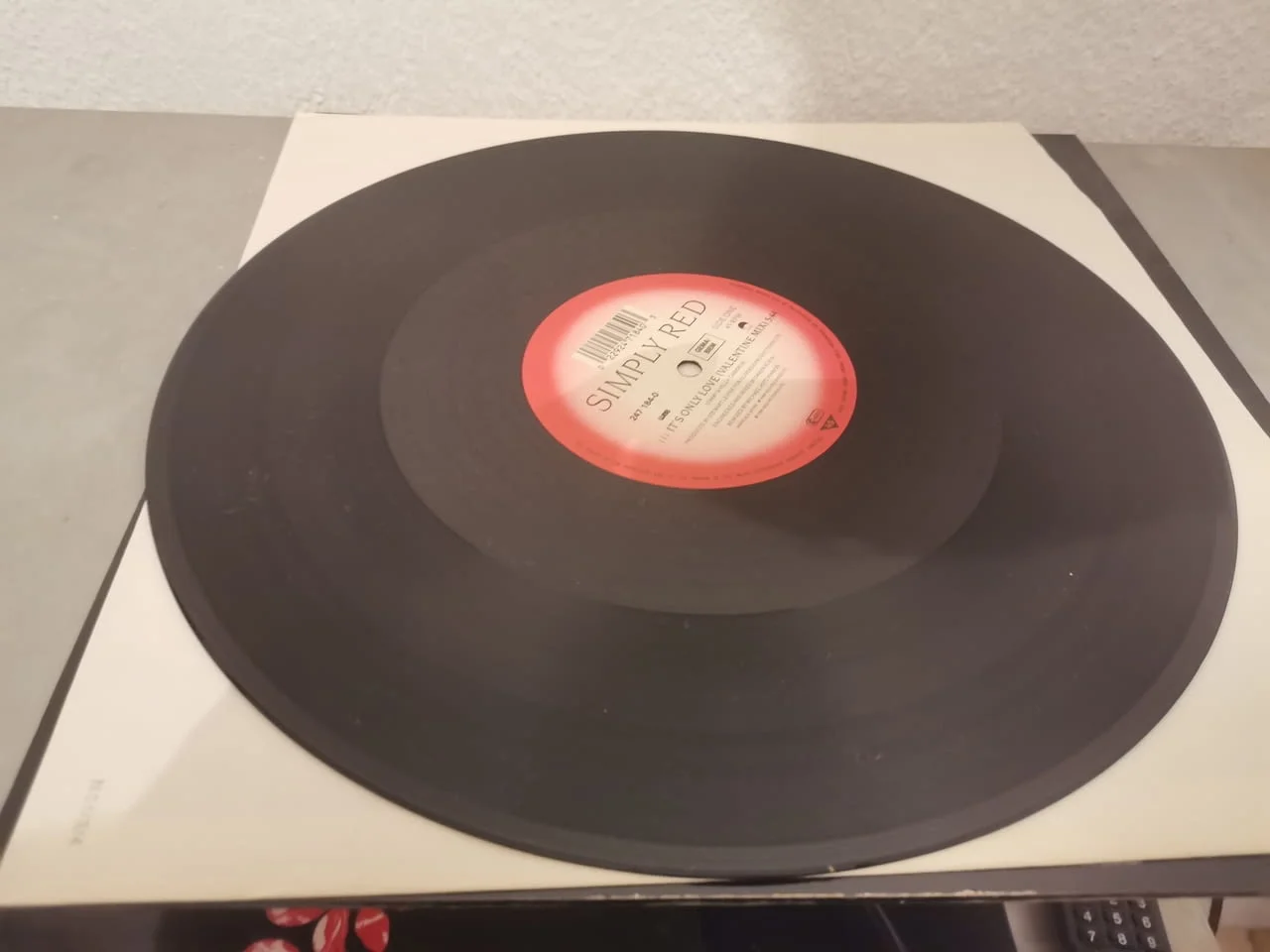 Simply Red – It's Only Love (Valentine Mix) — снимка 5