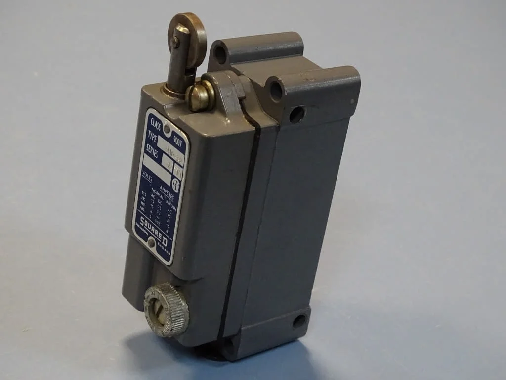 Изключвател краен SQUARED AW-32 limit switch 10A — снимка 4