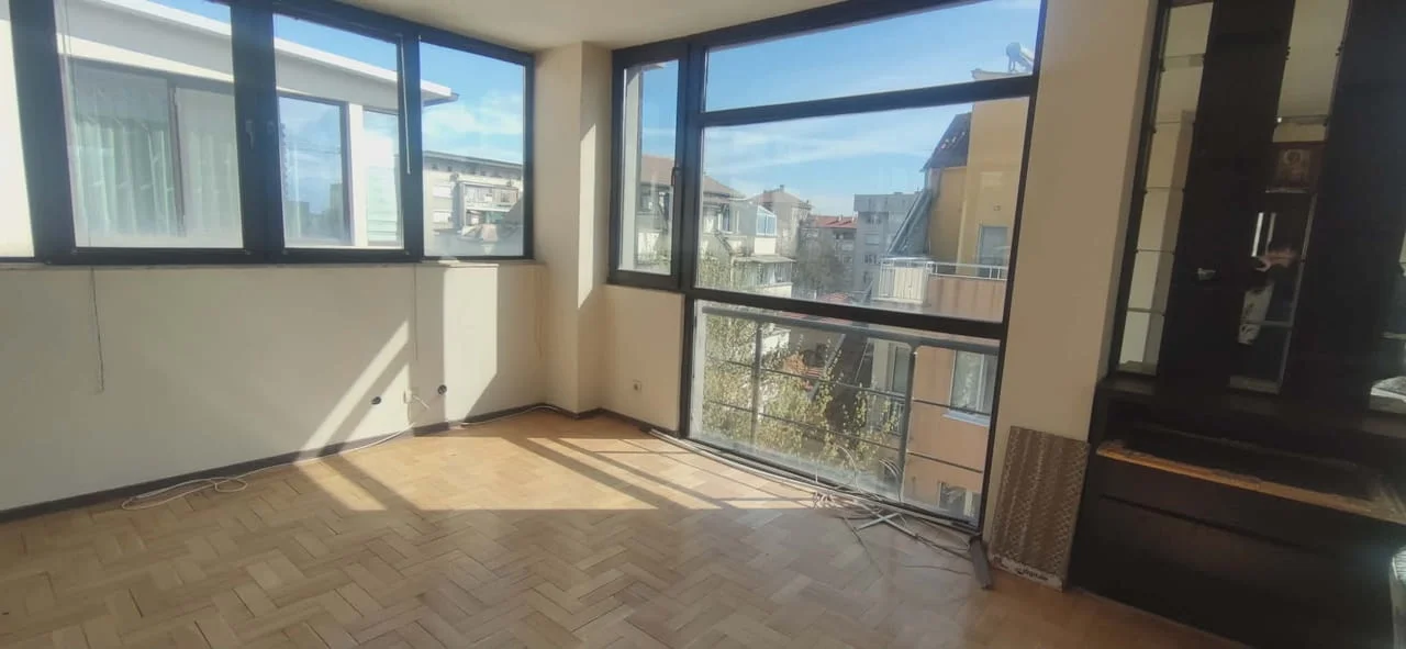 Продаваме мезонет в кв. Каменица 1 — снимка 3