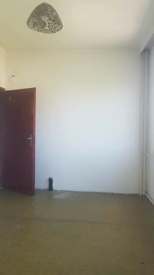 Продаваме четиристаен апартамент в Тракия — снимка 8