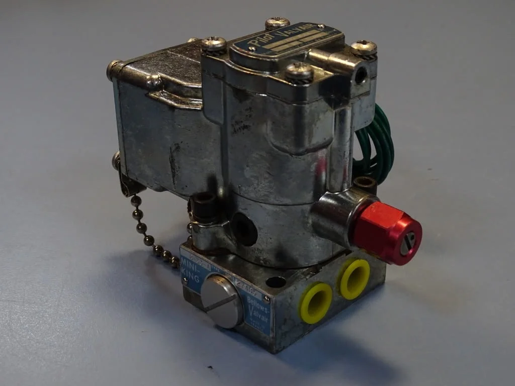 Магнет вентил Bellows Valvair Parker B-33-A/LBMO-343-GLEA pilot valve solenoid 220V — снимка 10