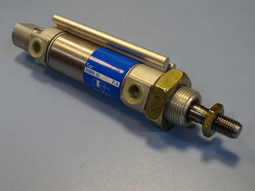 Пневматичен цилиндър Festo DSNN-25-25P-A pneumatic cylinder — снимка 2
