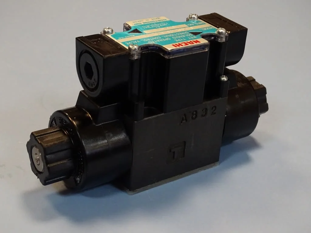 Хидравличен разпределител NACHI SL-G01-C6-R-C1-10 100/110V solenoid operated directional valve — снимка 3