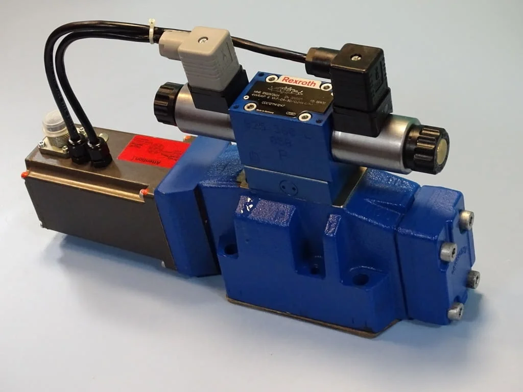 Хидравличен разпределител Rexroth 4WRKE 16 E200L-32/6EG24ETK31/A1D3M Control Valve — снимка 6