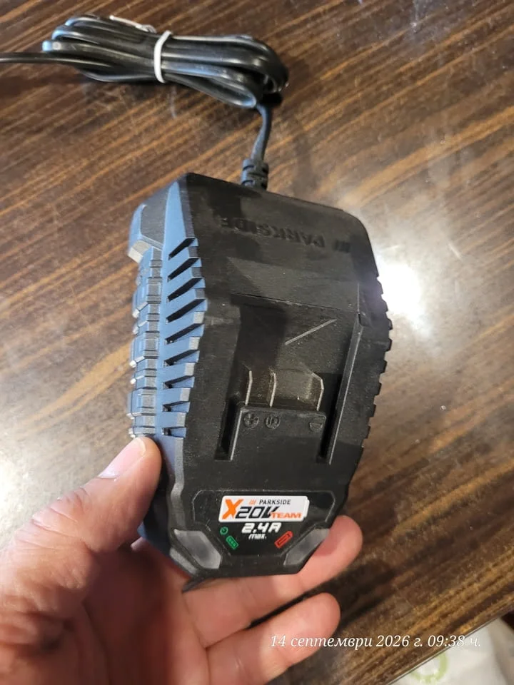 Зарядно устройство Parkside PLG 20 C1 от серията Parkside X 20V Team — снимка 4