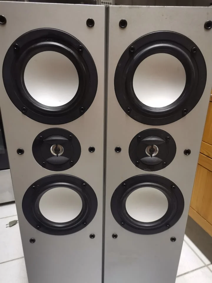 Elac 105