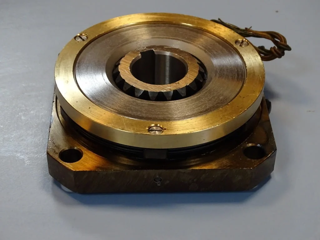 Съединител електромагнитен ETM-0.86 1А/1H (ЭТМ-0.86 1А/1H) electromagnetic multi-plate clutch 24VDC — снимка 3