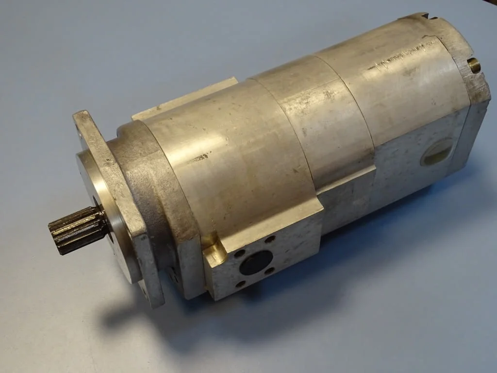 Хидравлична зъбна помпа "Prva Petoletka" Hydraulic pump — снимка 8