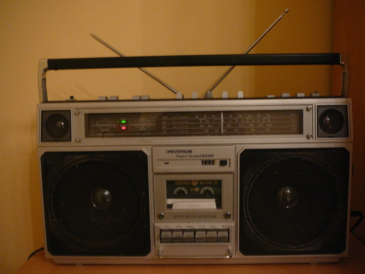 Universum ctr-2605