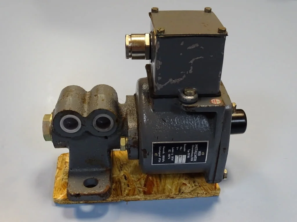 Пневматичен разпределител VEB Metallwerk EV 80 directional valve 48VDC — снимка 2