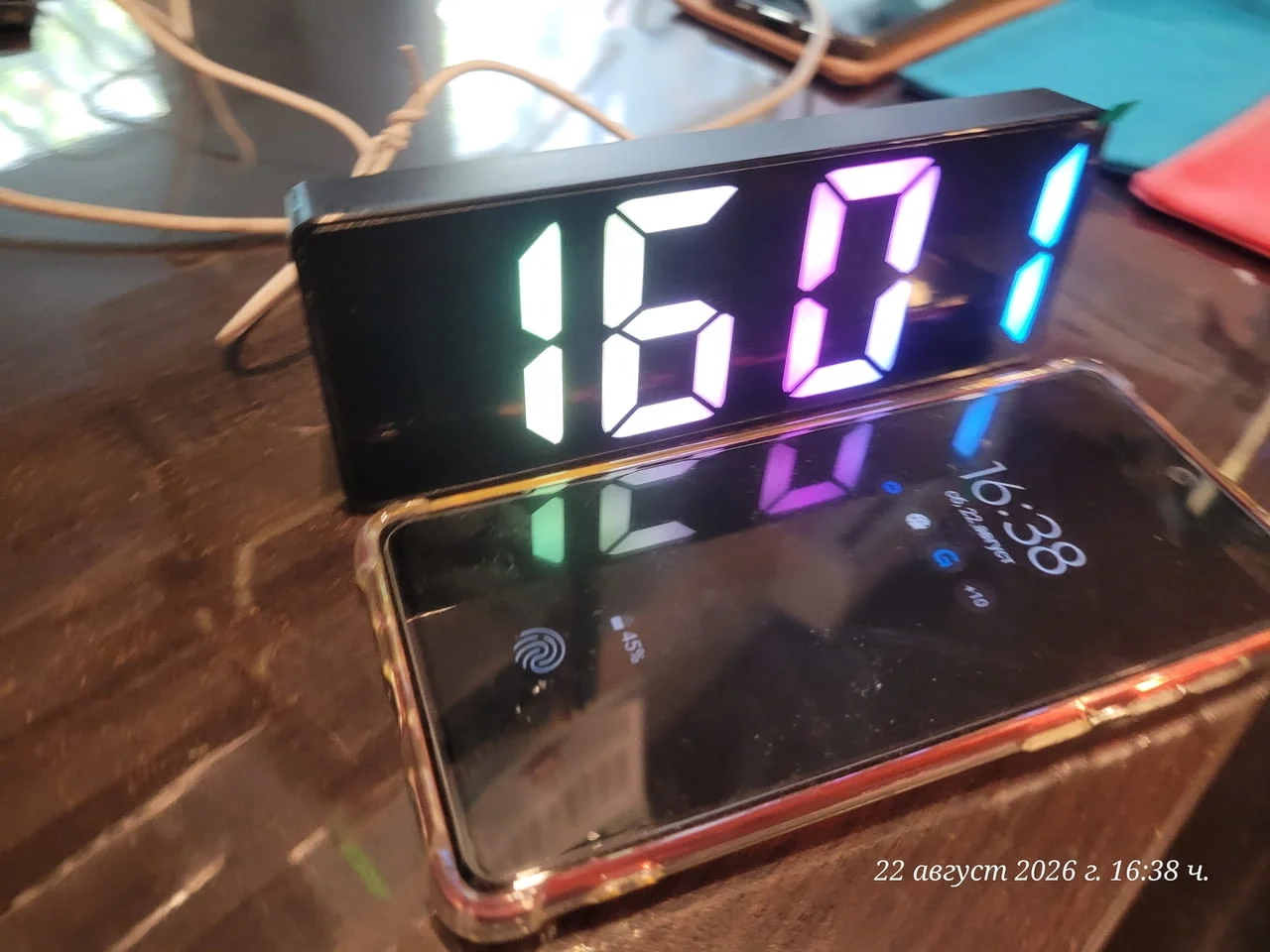 LED будилник с цветен огледален дисплей, работещ с USB , — снимка 4