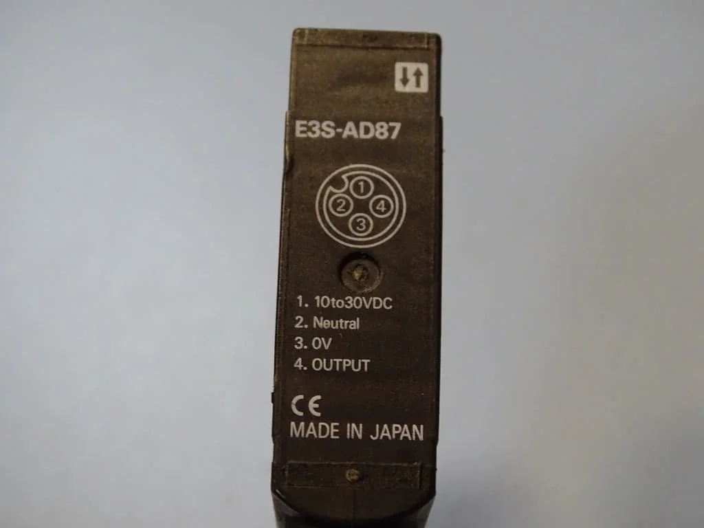 Фотоелектричен сензор Omron E3S-AD87 Photoelectric sensor 10-30VDC — снимка 3