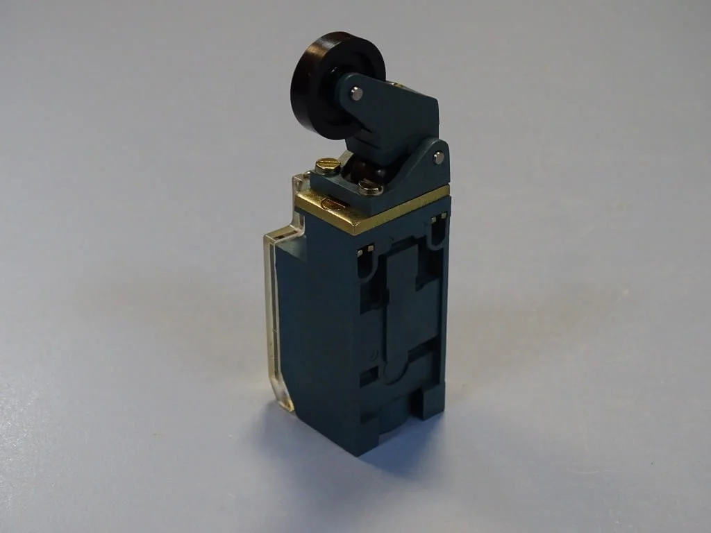 Изключвател краен Klockner-Moeller AT-1/i limit switch 220V — снимка 5