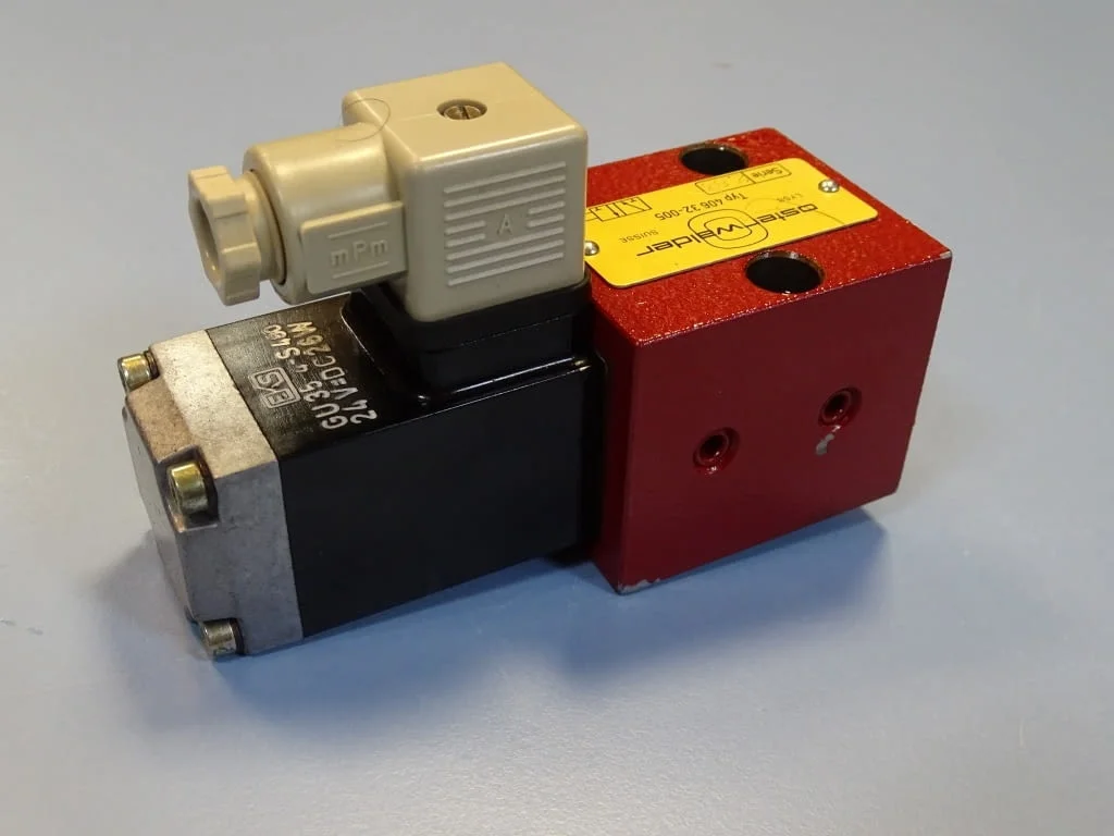 Хидравличен разпределител OSTERWALDER directional valve 24VDC за преси — снимка 3