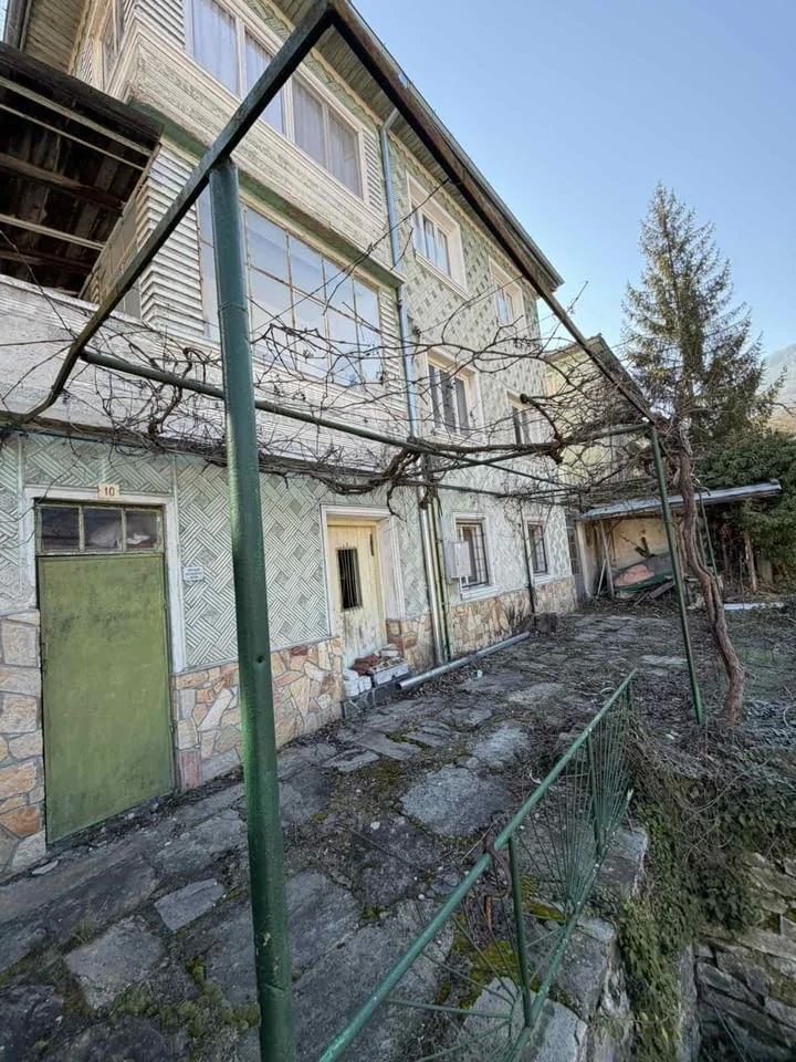 Къща с Уникална Гледка ТОП МяСТО в Нареченски бани