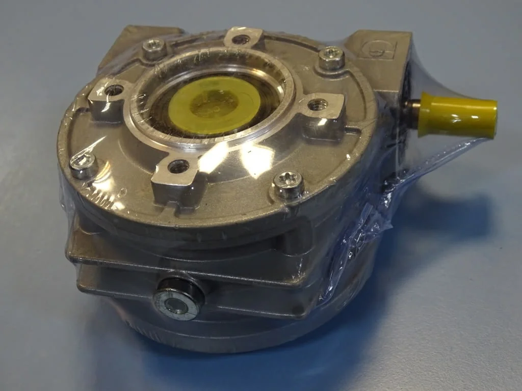 Червячен редуктор CHIARAVALLI CHR-04PNT 1:70 0.55kW Reducer — снимка 5