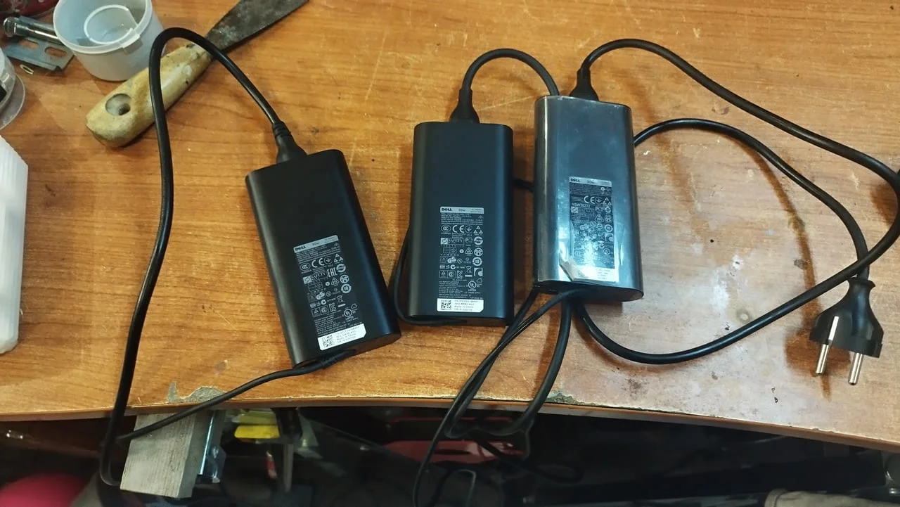 Dell модел DA90PM130 Захранване - адаптер за лаптоп — снимка 2