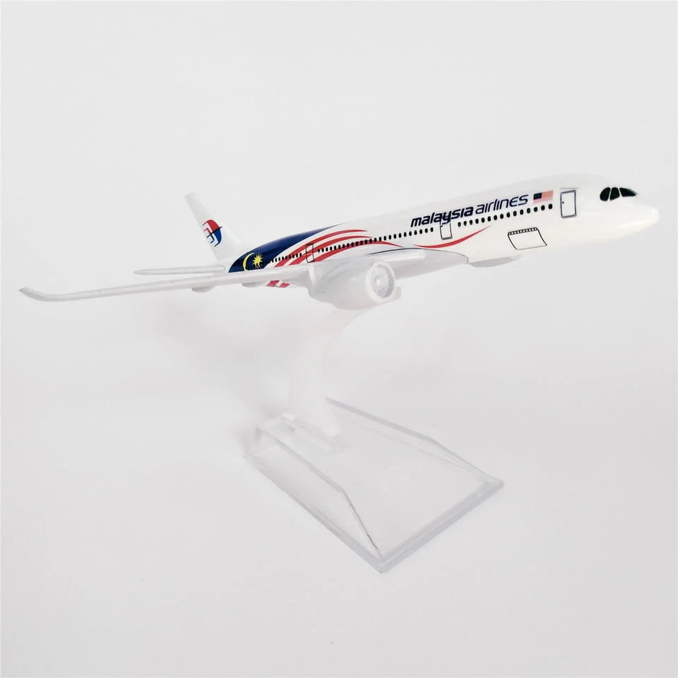 Еърбъс 350 самолет модел макет Malaysia Airlines метален A350 — снимка 3