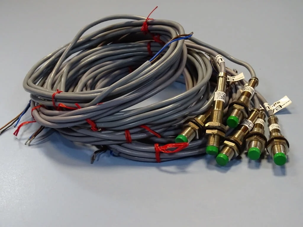 Индуктивен датчик Balluff BES516-356AOX 8610 proximity switch 10-30VDC — снимка 10