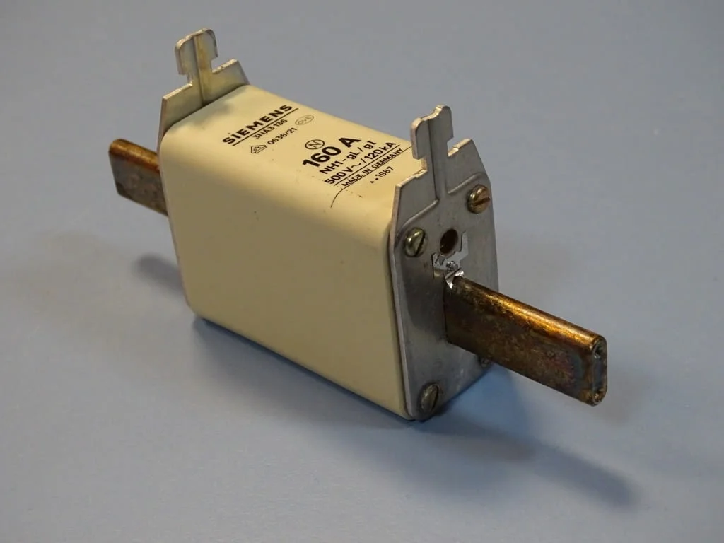 Предпазител Siemens 3NA3136 HRC-Fuse160A 500VAC