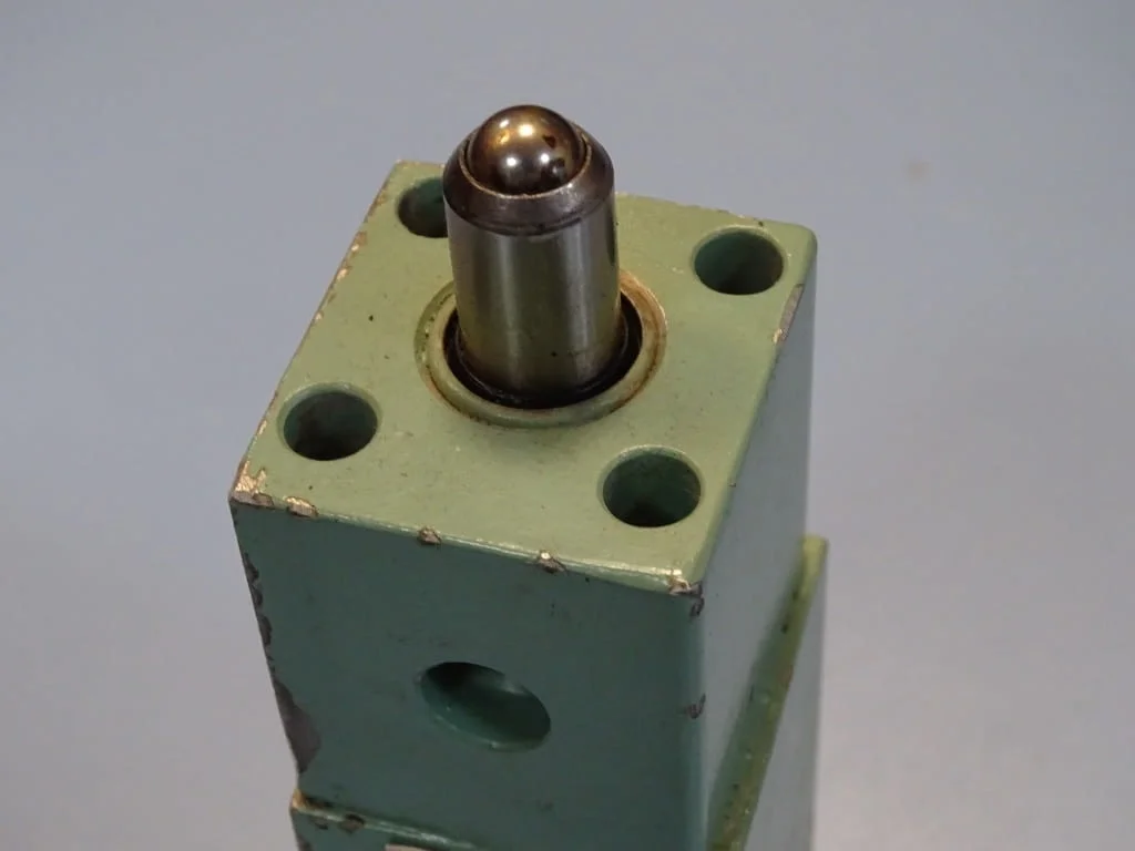 Хидравличен изключвател ВМР6574А30/УХЛ4 Hydraulic switch USSR 320Bar — снимка 7
