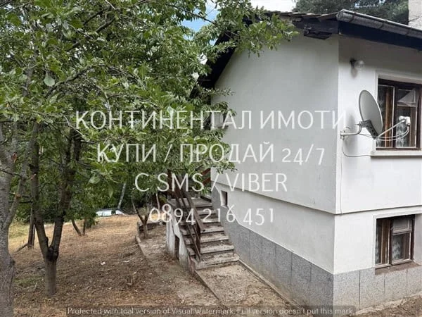 Код 70002. Двуетажна молотитна къща 180м2 с двор 500м2. Първият етаж е леко вкопан в земята, достъп — снимка 3