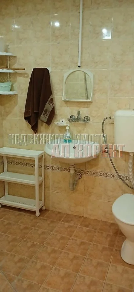 Просторен тристаен под наем в Центъра — снимка 9