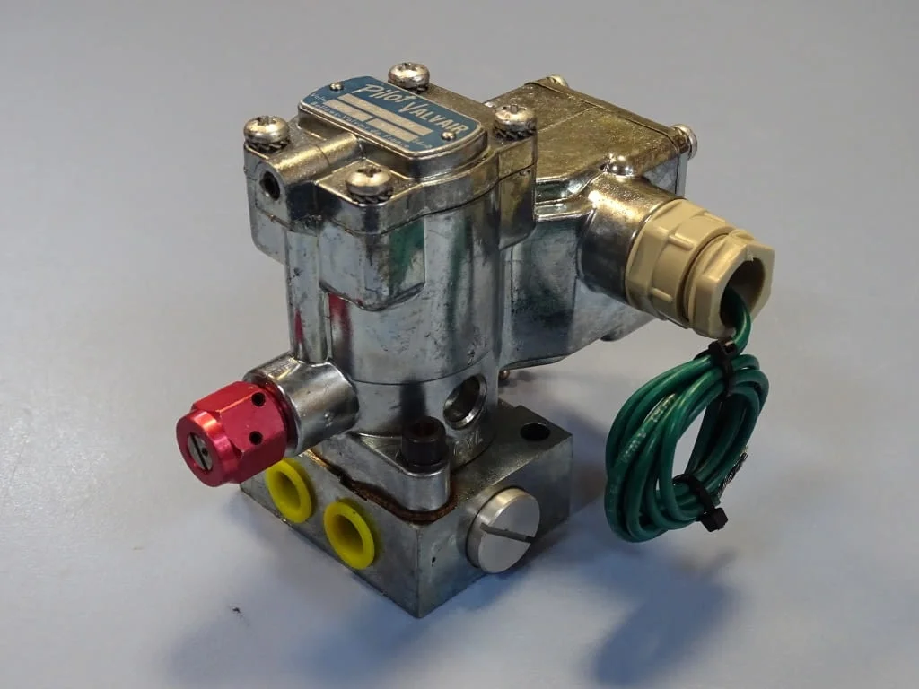 Магнет вентил Bellows Valvair Parker B-33-A/LBMO-343-GLEA pilot valve solenoid 220V