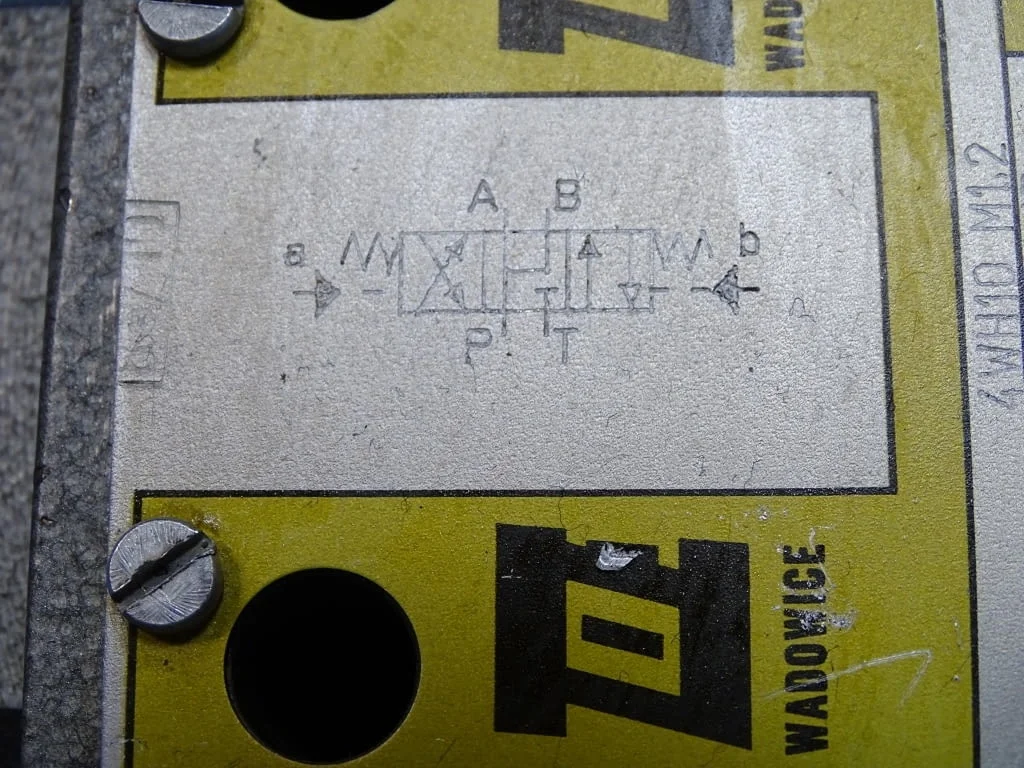 Хидравличен разпределител WADOWICE 4WH10 M1.2 directional valve 24VDC — снимка 4