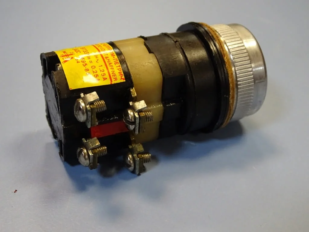 Бутон ВТ 331 ”Елпром Петрич” 380V 50Hz — снимка 3
