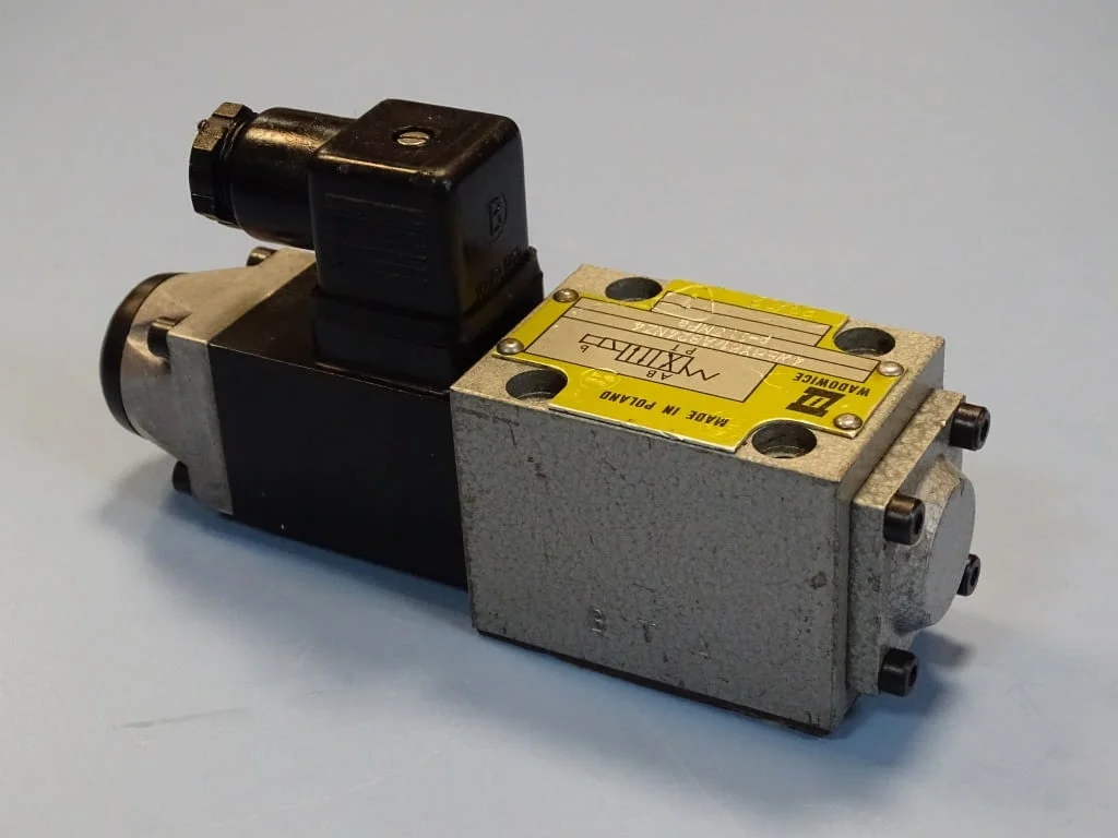 Хидравличен разпределител WADOWICE 4WE6Y51/AG24NZ4 directional valve 24VDC — снимка 4