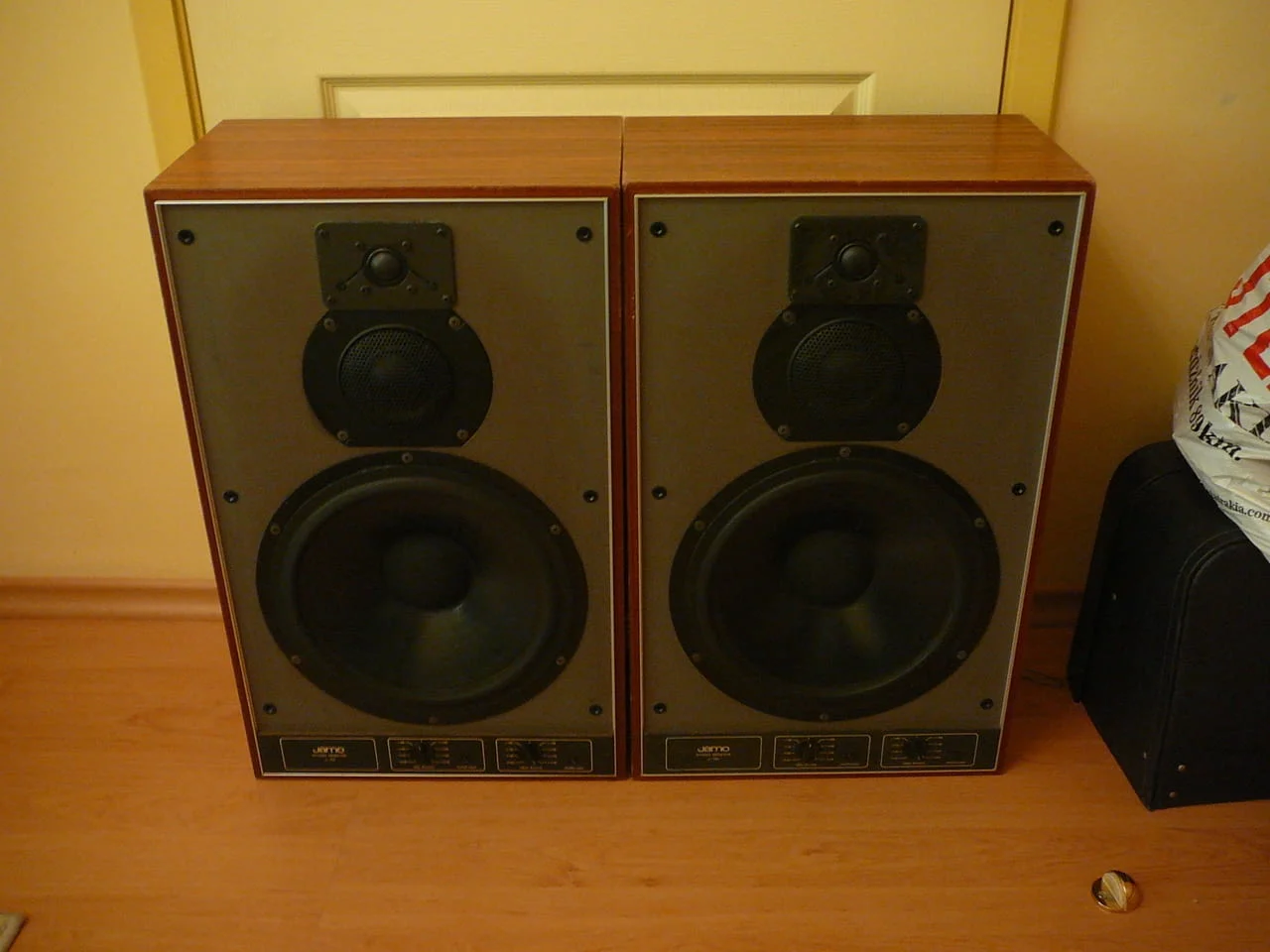 Jamo j-150