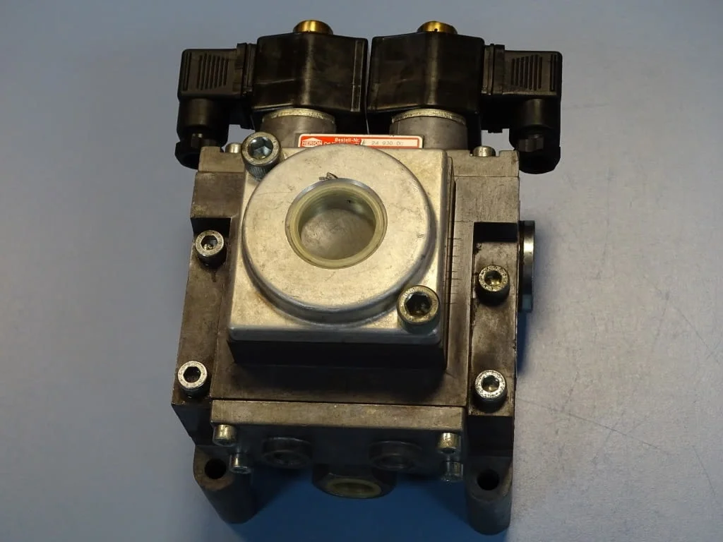 Пневматичен разпределител HERION XSZ 20/2493000 Solenoid Valve 24VDC G3/4 — снимка 2
