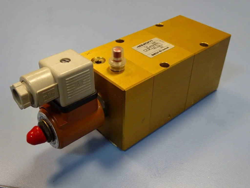 Пневматичен разпределител Lucifer 341L21A15 pneumatic solenoid valve 24VDC — снимка 9