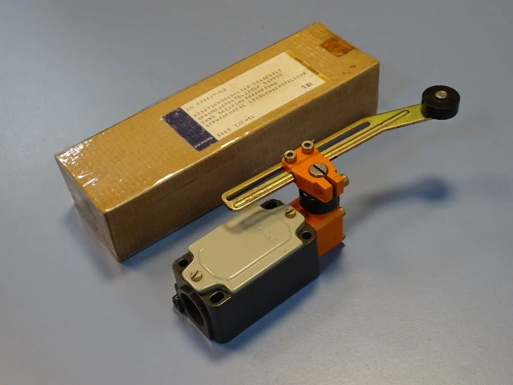 Краен изключвател Siemens 3SE3 120-1U travel limit switch 10A — снимка 8