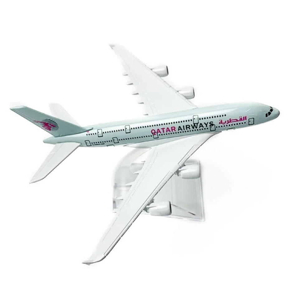 Еърбъс 380 самолет модел макет Qatar Airways метален пътуване билет куфар място запазено — снимка 4
