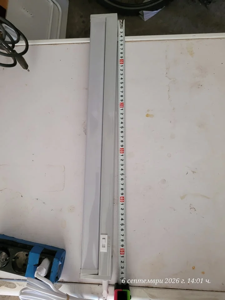 LED лампа за монтаж под кухненски шкаф а