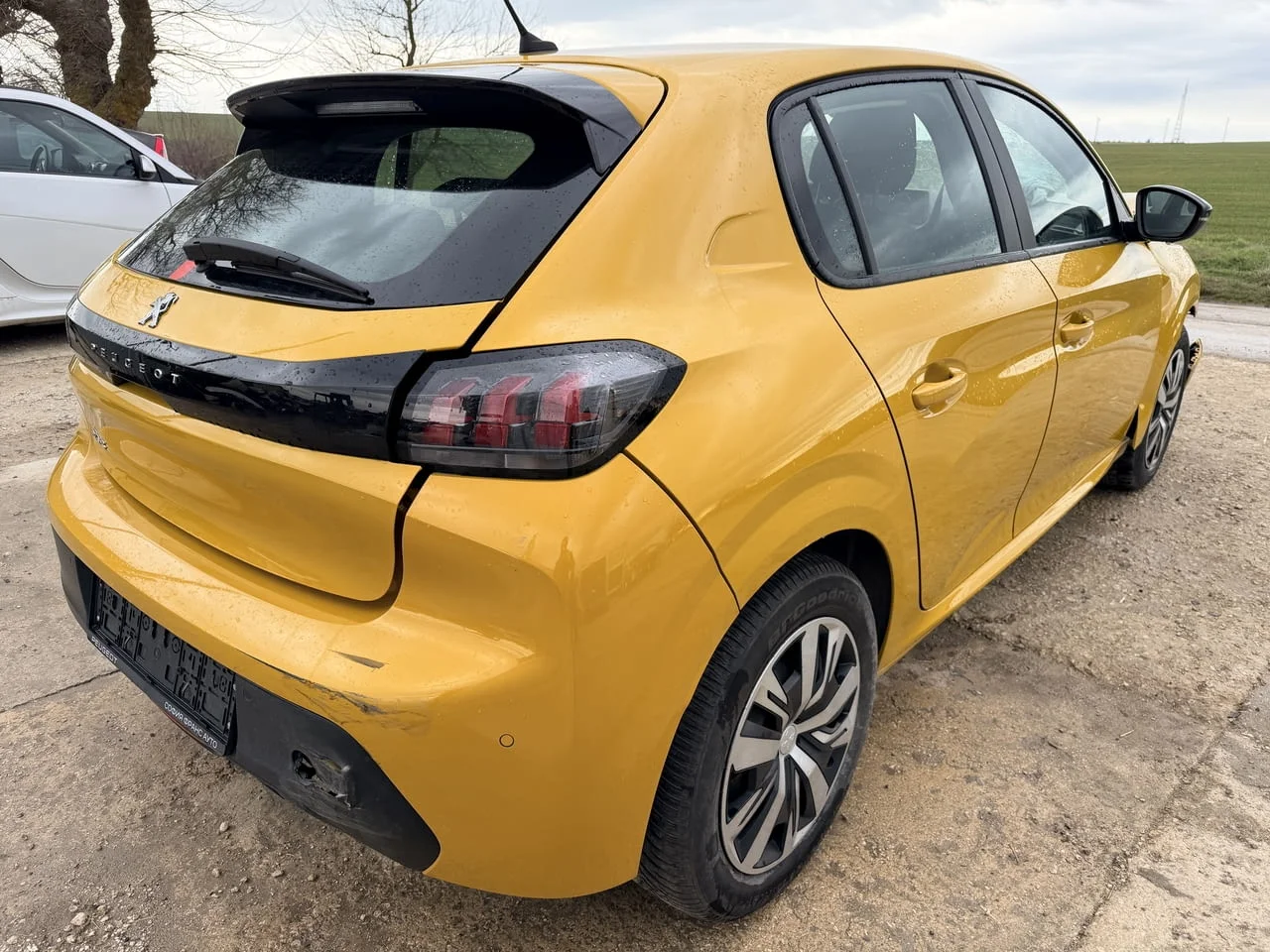 Peugeot 208 1.2 PureTech, двигател HNE, 101 кс., 6 ск., 2024г., 40000 км., евро 6D, Пежо 208 1.2 Pur — снимка 6