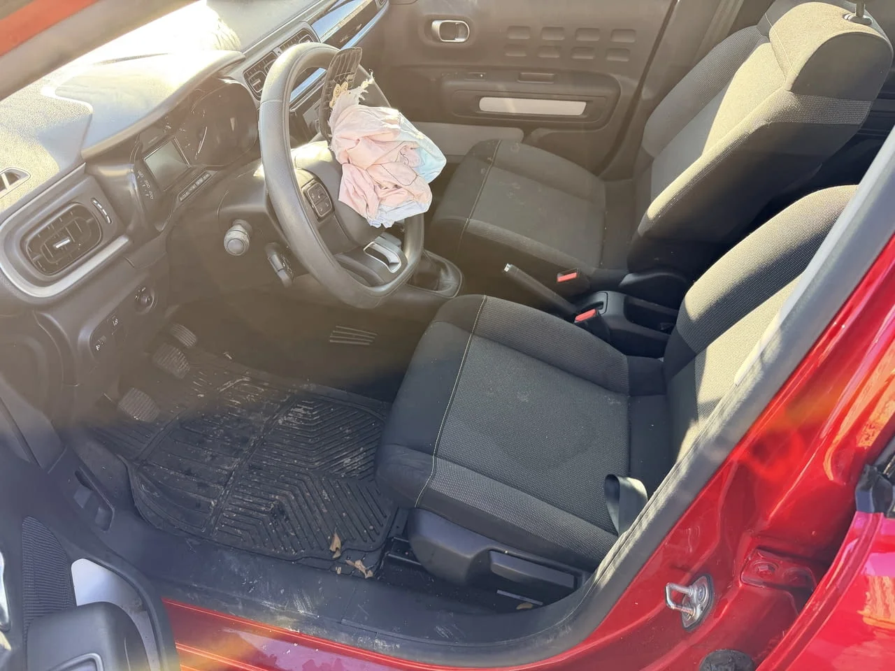 Citroen C3 1.2 PureTech, двигател HMR, 83 кс., 5 ск., , 68000 км., 2022 г., евро 6D, Ситроен Ц3, 1.2, — снимка 8