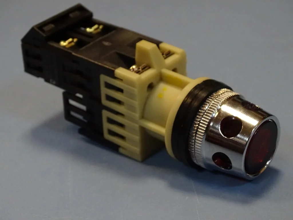 Команден бутон (светещ/задържане)FUJI Electric AH25-L6R10E command switch — снимка 2