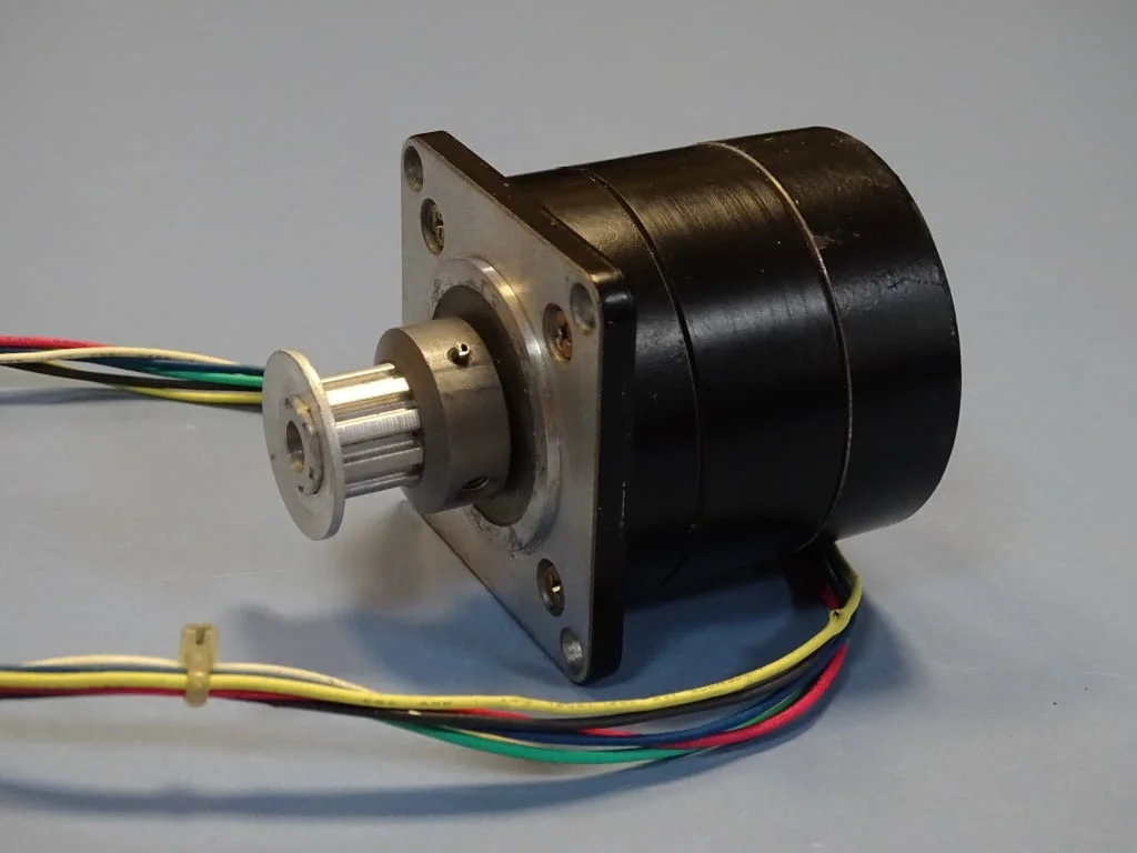 Стъпков мотор VEXTA stepping motor 2-phase 24VDC