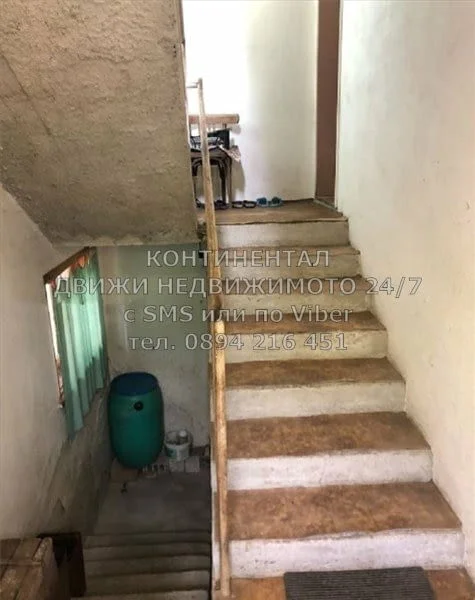 Кодг 62045. Двуетажна тухлена къща близнак 120м2 с двор 300м2 . Разпределението им е както следва: е — снимка 2