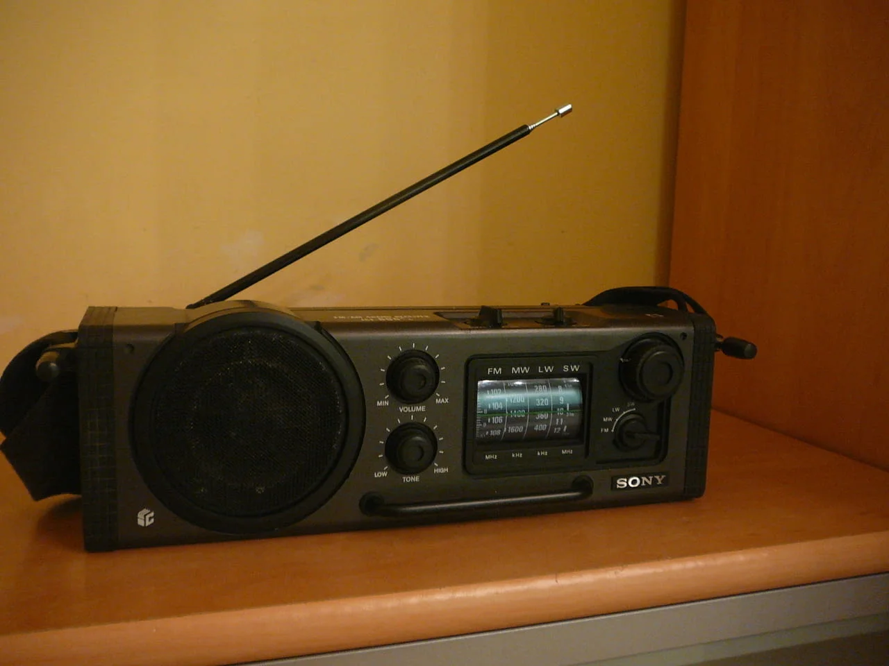 Sony icf-6000l — снимка 2