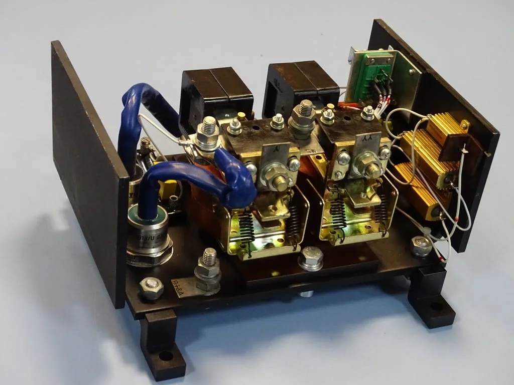 Контакторен модул CABLEFORM Model 1184-2 contactors 80VDC 50A series1100 — снимка 3